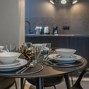 In The City Center And Close To The Station Rated 4 Stars Appartement